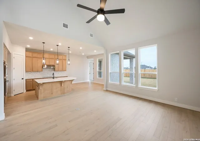 Photo 4 of Sale Pending at 152 Lacey Oak, Castroville, TX 78009 | MLS# 1908169 | Listing updated on 2026-04-03