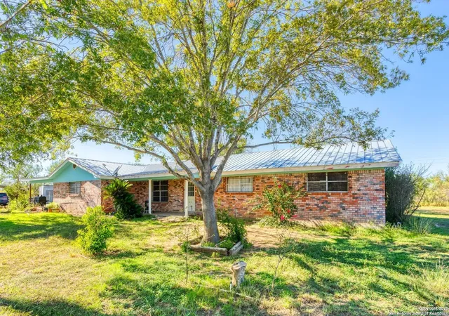 2nd image of 1799 Shumaca, Carrizo Springs, TX 78834 | MLS# 1908225