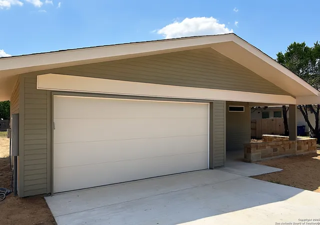 Photo 3 of Single family home for sale at 42 Wide Canyon, Wimberley, TX 78676 | MLS# 1908247 | Listing updated on 2025-11-02