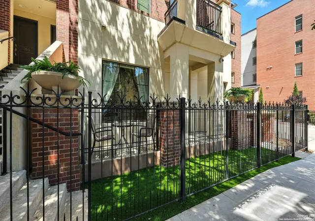 Homes for sale in San Antonio, TX | 215 Center #109, San Antonio, TX 78202 | MLS# 1908279