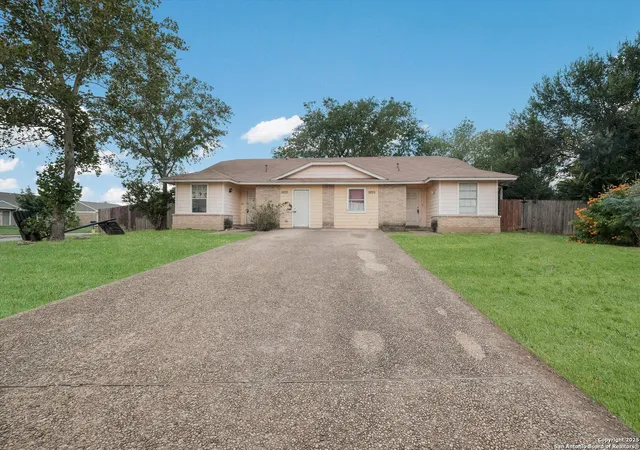 Photo 3 of Sale Pending at 5205 Meadow Pond St, San Antonio, TX 78250 | MLS# 1908311 | Listing updated on 2026-01-06
