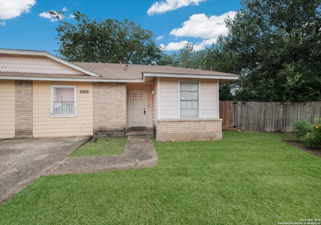 Photo 3 of Sale Pending at 5205 Meadow Pond St, San Antonio, TX 78250 | MLS# 1908311 | Listing updated on 2026-01-06