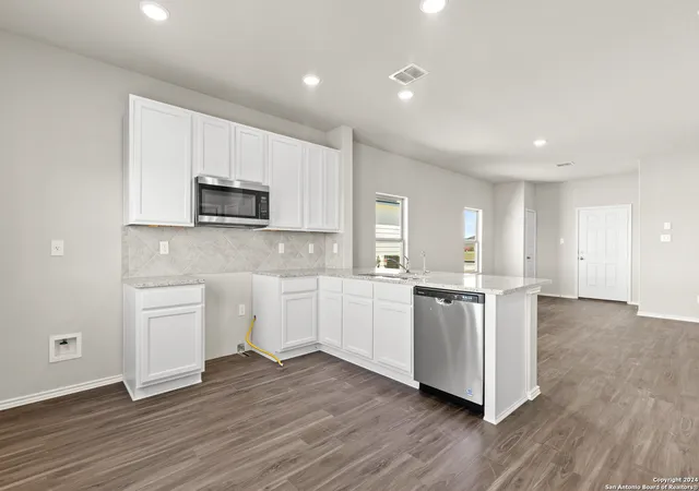 Photo 4 of Sale Pending at 2087 Olivia Dr, New Braunfels, TX 78130 | MLS# 1908317 | Listing updated on 2025-10-14