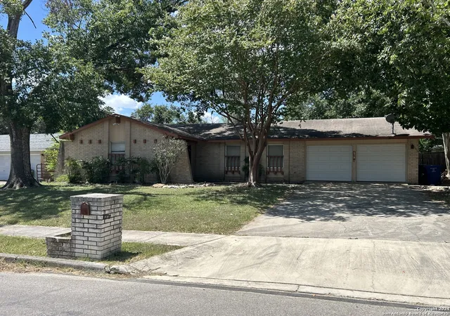 Photo 1 of Sale Pending at 4910 El Gusto, San Antonio, TX 78233 | MLS# 1908350 | Listing updated on 2025-10-08