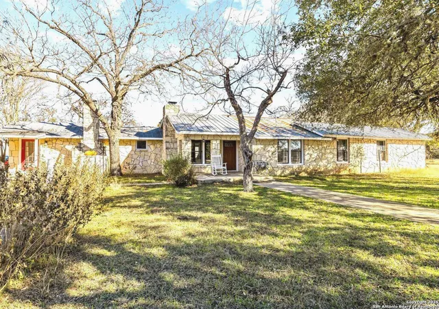 Photo 2 of Single family home for sale at 973 F Farm To Market Road 1077, Bandera, TX 78003 | MLS# 1908367 | Listing updated on 2025-09-28