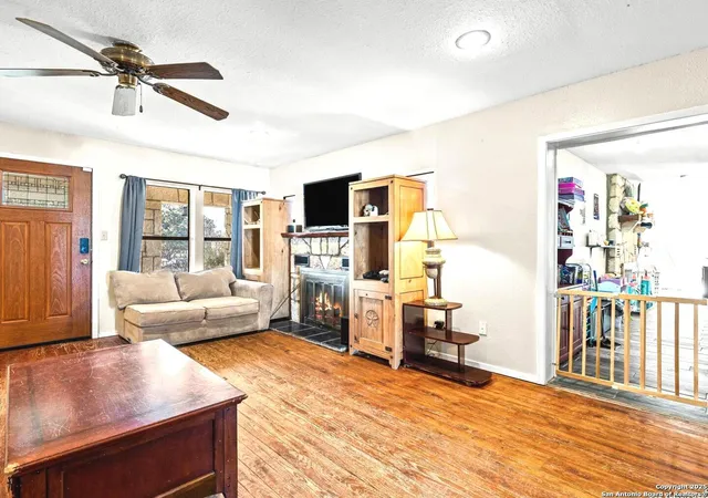 Photo 4 of Single family home for sale at 973 F Farm To Market Road 1077, Bandera, TX 78003 | MLS# 1908367 | Listing updated on 2025-09-28