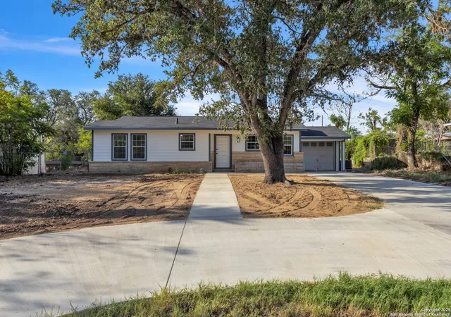 Photo 3 of Sale Pending at 515 Bensdale, Pleasanton, TX 78064 | MLS# 1908381 | Listing updated on 2025-12-15