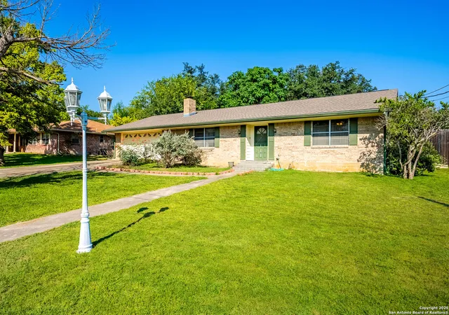 Photo 1 of Single family home for sale at 110 Forest Hill, Kerrville, TX 78028 | MLS# 1908397 | Listing updated on 2025-10-10