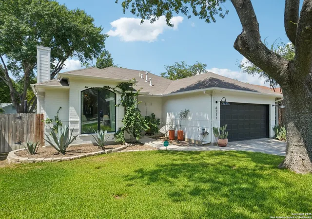 Photo 3 of Sale Pending at 6211 John Chapman, San Antonio, TX 78240 | MLS# 1908409 | Listing updated on 2025-10-14