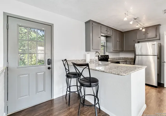 Photo 2 of Single family home for sale at 1359 Glenn Dr, Canyon Lake, TX 78133 | MLS# 1908432 | Listing updated on 2026-06-05