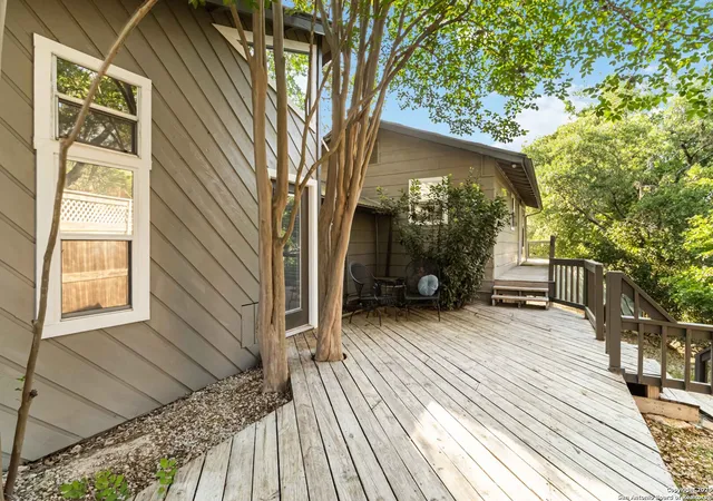 Photo 3 of Single family home for sale at 1359 Glenn Dr, Canyon Lake, TX 78133 | MLS# 1908432 | Listing updated on 2026-06-05