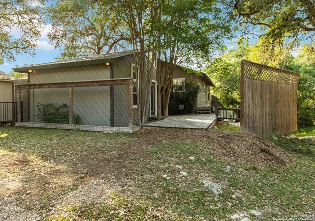 Photo 4 of Single family home for sale at 1359 Glenn Dr, Canyon Lake, TX 78133 | MLS# 1908432 | Listing updated on 2026-06-05