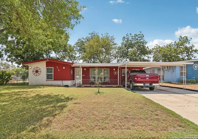 Photo 3 of Sale Pending at 418 Creath Pl, San Antonio, TX 78221 | MLS# 1908435 | Listing updated on 2025-10-03