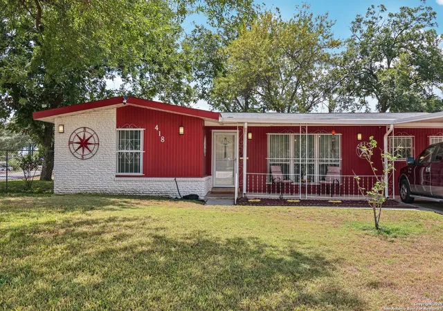 Photo 1 of Sale Pending at 418 Creath Pl, San Antonio, TX 78221 | MLS# 1908435 | Listing updated on 2025-10-03