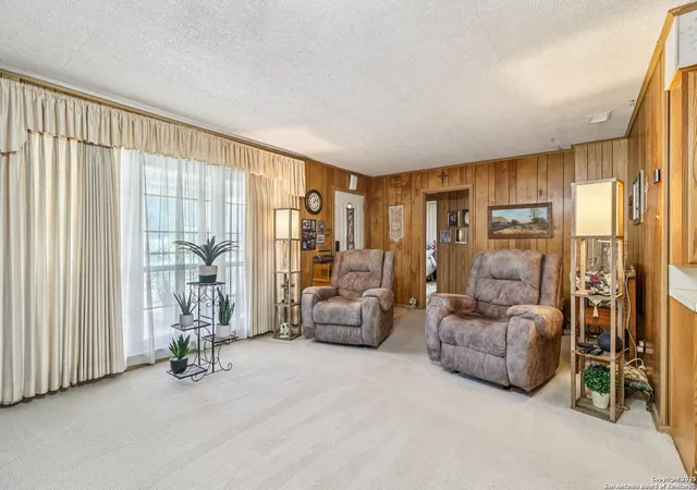 Photo 4 of Sale Pending at 418 Creath Pl, San Antonio, TX 78221 | MLS# 1908435 | Listing updated on 2025-10-03