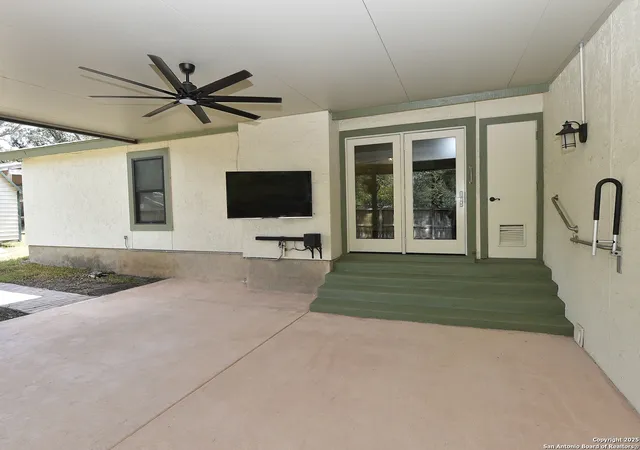Photo 4 of Sale Pending at 15623 Boulder Crk St, San Antonio, TX 78247 | MLS# 1908449 | Listing updated on 2026-05-12