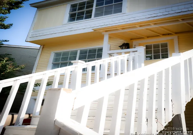 Photo 4 of Single family home for sale at 1823 Gary'S Park, San Antonio, TX 78247 | MLS# 1908494 | Listing updated on 2025-10-06