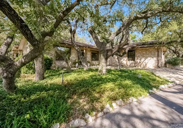 Photo 4 of Sale Pending at 525 Fleetwood, San Antonio, TX 78232 | MLS# 1908520 | Listing updated on 2026-04-12