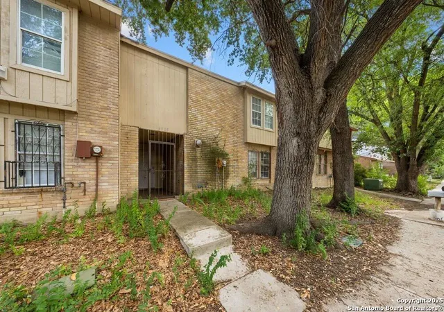 Photo 1 of Single family home for sale at 6823 Stockport Dr, San Antonio, TX 78239 | MLS# 1908542 | Listing updated on 2025-12-09