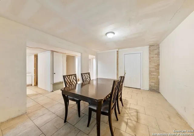 Photo 4 of Single family home for sale at 6823 Stockport Dr, San Antonio, TX 78239 | MLS# 1908542 | Listing updated on 2025-12-09