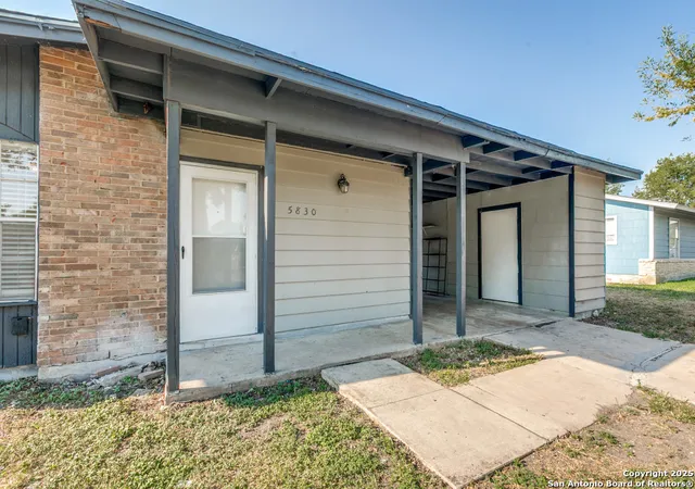 Photo 4 of Single family home for sale at 5830 Castle Yard, San Antonio, TX 78218 | MLS# 1908556 | Listing updated on 2026-08-16