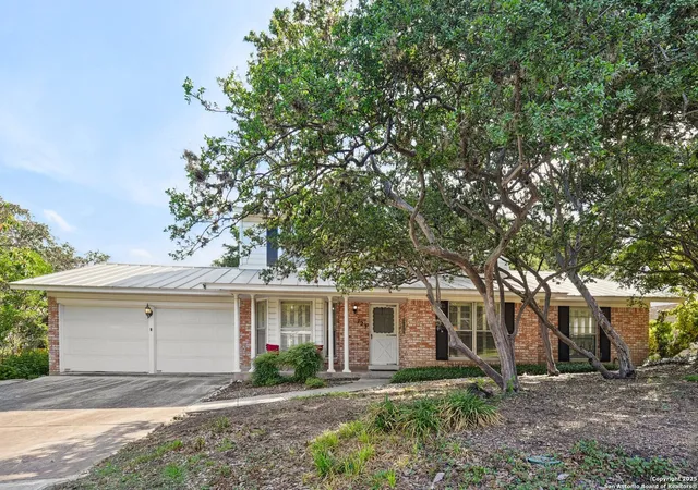 Photo 1 of Sale Pending at 723 Fabulous Dr, San Antonio, TX 78216 | MLS# 1908601 | Listing updated on 2025-10-21