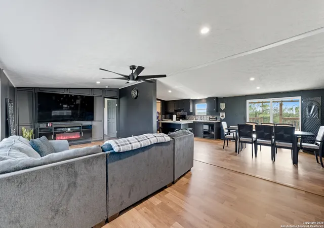 Photo 4 of Manufactured home for sale at 2469 County Road 124, Floresville, TX 78114 | MLS# 1908612 | Listing updated on 2026-02-24