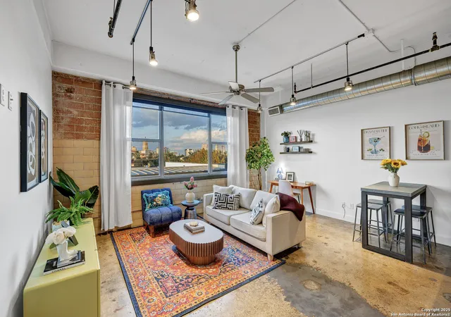 Photo 3 of Sale Pending at 831 S Flores St #2310, San Antonio, TX 78204 | MLS# 1908660 | Listing updated on 2025-11-19