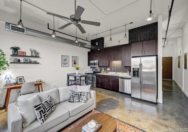 Photo 4 of Sale Pending at 831 S Flores St #2310, San Antonio, TX 78204 | MLS# 1908660 | Listing updated on 2025-11-19