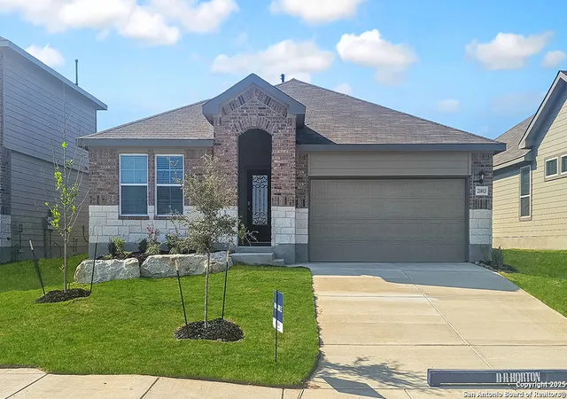 Photo 1 of Sale Pending at 21013 Stonework Spur, San Antonio, TX 78266 | MLS# 1908685 | Listing updated on 2025-11-17