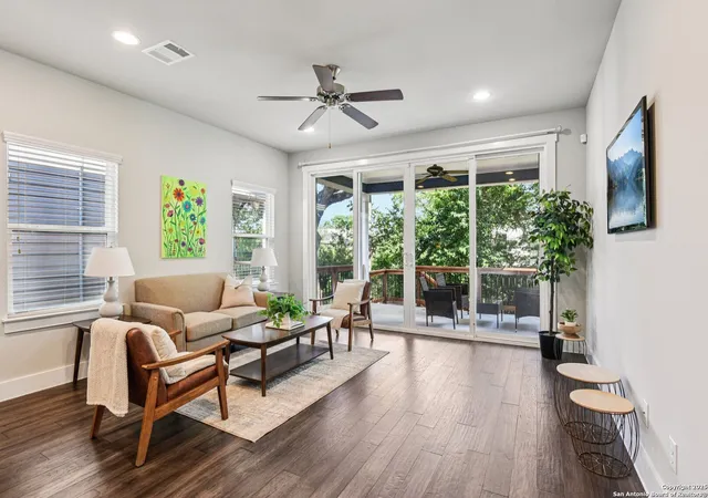Photo 4 of Single family home for sale at 445 Natalen, San Antonio, TX 78209 | MLS# 1908728 | Listing updated on 2026-04-21