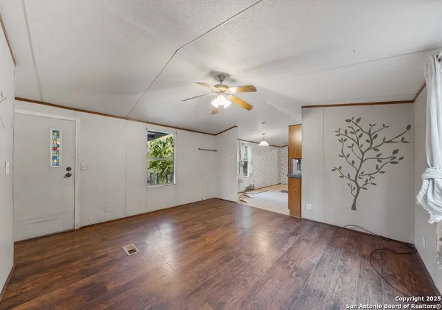 Photo 4 of Single family home for sale at 499 Pr 180, Helotes, TX 78023 | MLS# 1908738 | Listing updated on 2025-12-11