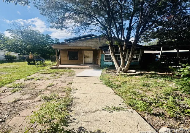 Photo 2 of Sale Pending at 822 Glenn, San Antonio, TX 78225 | MLS# 1908751 | Listing updated on 2025-12-10