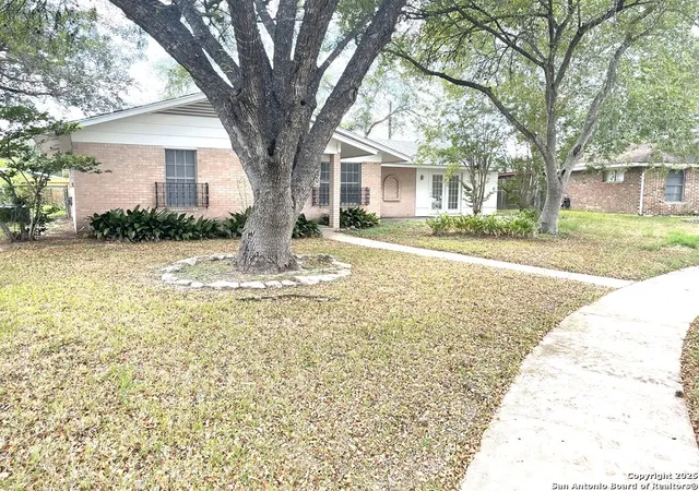 Photo 2 of Single family home for sale at 1403 Kingfisher, Beeville, TX 78102 | MLS# 1908788 | Listing updated on 2025-11-28