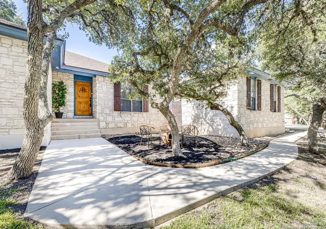 Photo 2 of Sale Pending at 8718 Paisano Pass, San Antonio, TX 78255 | MLS# 1908805 | Listing updated on 2026-01-24