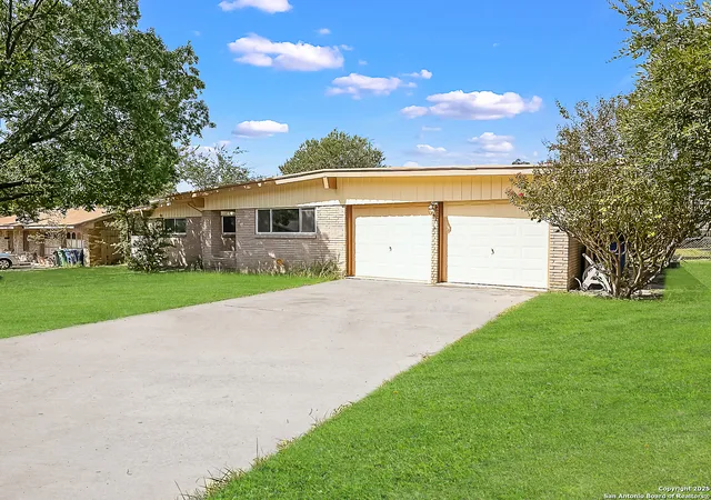 Photo 3 of Single family home for sale at 9823 John Rolfe, San Antonio, TX 78230 | MLS# 1908807 | Listing updated on 2025-11-25