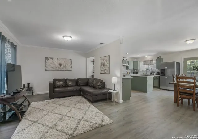 2nd image of 101 Furlong Dr, Universal City, TX 78148 | MLS# 1908828