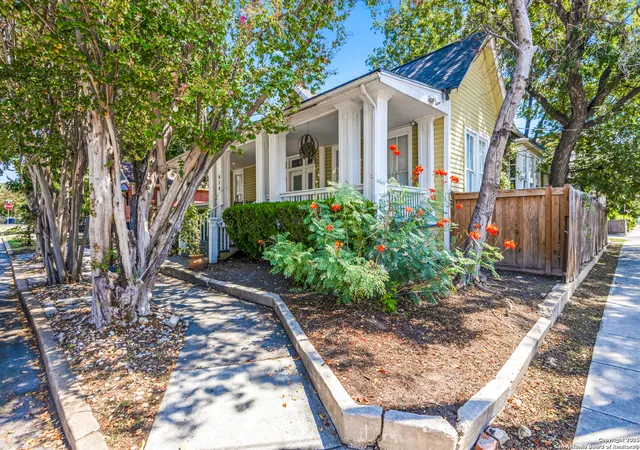 2nd image of 616 Marshall St, San Antonio, TX 78212 | MLS# 1908849