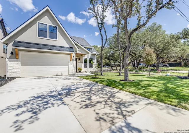 Photo 3 of Sale Pending at 4207 Honeycomb St, San Antonio, TX 78230 | MLS# 1908860 | Listing updated on 2025-11-29