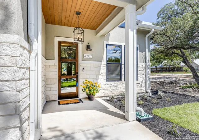 Photo 3 of Sale Pending at 4207 Honeycomb St, San Antonio, TX 78230 | MLS# 1908860 | Listing updated on 2025-11-29