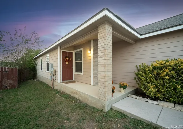 Photo 3 of Sale Pending at 3522 Alamo Greens, San Antonio, TX 78261 | MLS# 1908868 | Listing updated on 2025-09-29