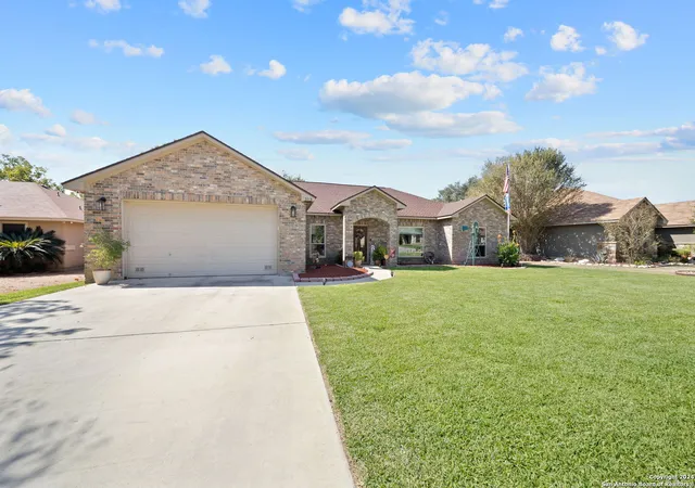 Photo 3 of Single family home for sale at 313 Yorktown, Pleasanton, TX 78064 | MLS# 1908879 | Listing updated on 2026-06-21
