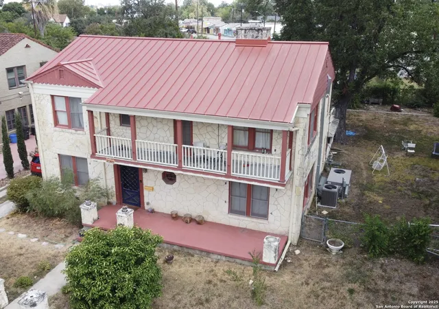 Photo 2 of Single family home for sale at 1515 W Mulberry, San Antonio, TX 78201 | MLS# 1908891 | Listing updated on 2025-10-31