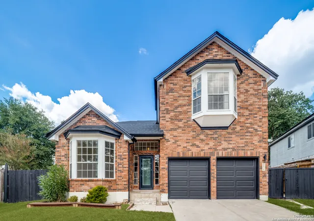 Photo 2 of Sale Pending at 15114 Spring Gln, San Antonio, TX 78247 | MLS# 1908893 | Listing updated on 2025-10-01