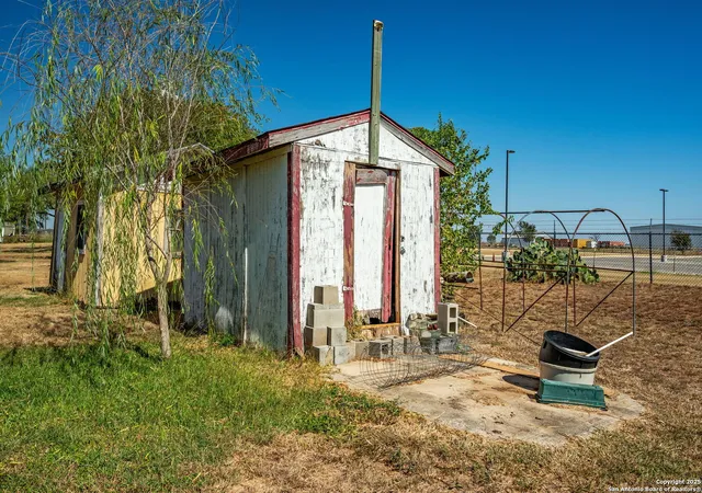 14th image of 300 N Wright, Poth, TX 78147 | MLS# 1908907