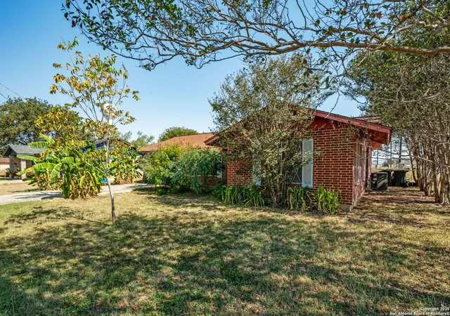 2nd image of 300 N Wright, Poth, TX 78147 | MLS# 1908907