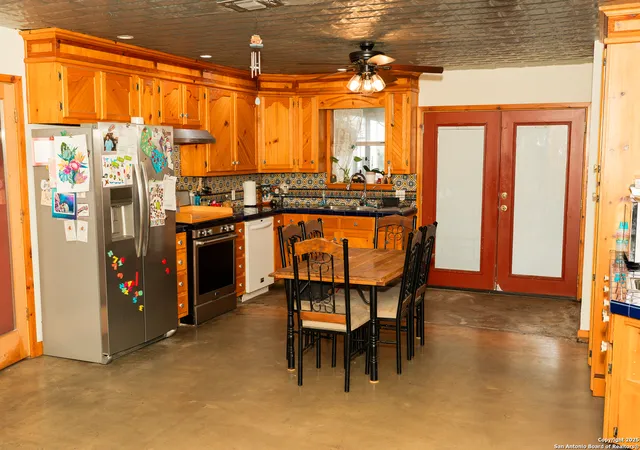 3rd image of 300 N Wright, Poth, TX 78147 | MLS# 1908907