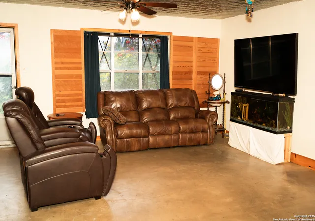 4th image of 300 N Wright, Poth, TX 78147 | MLS# 1908907