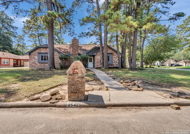 3rd image of 25423 Old Carriage Ln, Spring, TX 77373 | MLS# 1908972