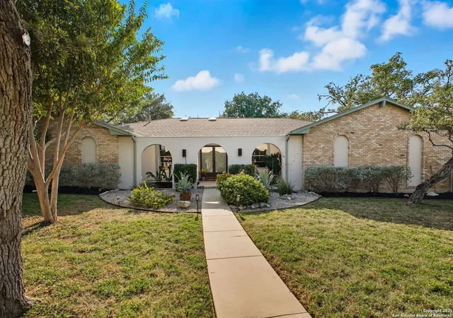 Photo 1 of Sale Pending at 127 Canyon Vw, San Antonio, TX 78232 | MLS# 1908990 | Listing updated on 2025-10-03